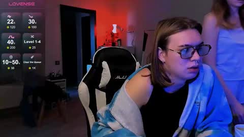 Snapshot of lina_nik chatting on 10.21.25 lina_nik online show from 10.21.25