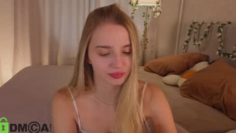 Snapshot of lina_reeds chatting on 06.18.26 LINA online show from 06.18.26