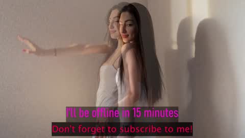 Snapshot of lina_robbins chatting on 12.26.24 Lina Robbins online show from 12.26.24