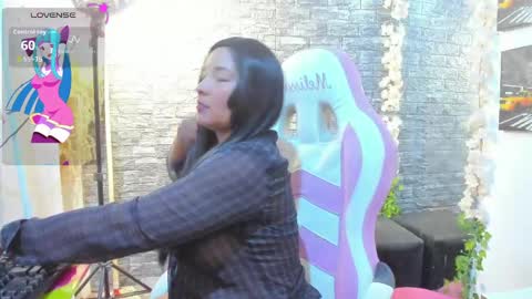 Snapshot of lina_sanchezih chatting on 04.29.26 LINA SANCHEZ online show from 04.29.26
