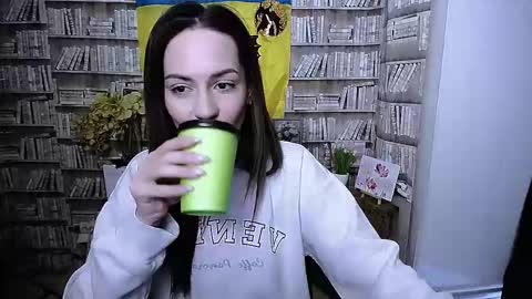 Lina online show from 11.03.25