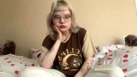 Snapshot of lina_sun1 chatting on 06.11.26 lina_sun1 online show from 06.11.26