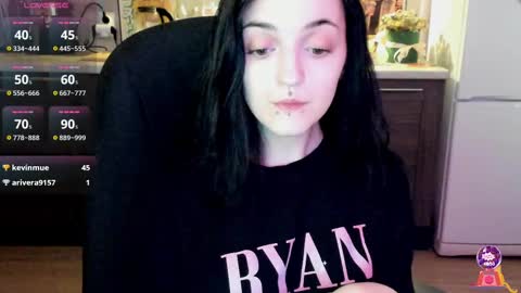 Lina 3  1715622743 online show from 02.10.25