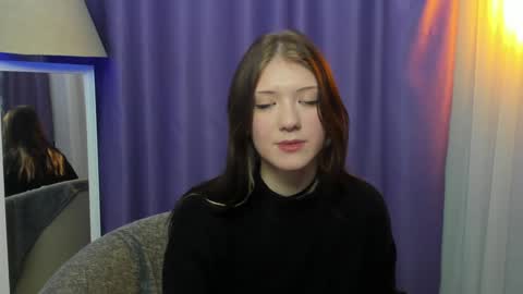 Snapshot of lina_vi chatting on 12.19.24 Lina online show from 12.19.24