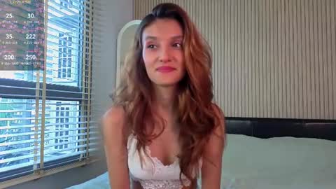 Snapshot of linaage chatting on 06.13.26 Lina online show from 06.13.26