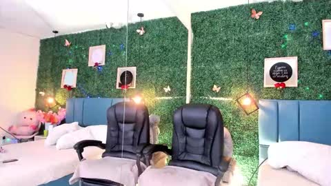 Lina  online show from 11.27.25