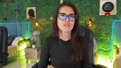 Snapshot of linagh chatting on 05.09.26 Lina online show from 05.09.26