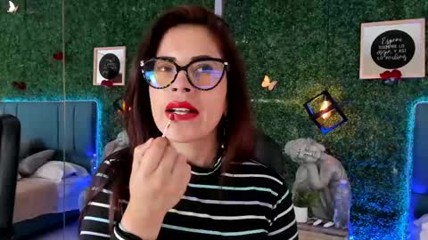 Snapshot of linagh chatting on 05.28.26 Lina online show from 05.28.26