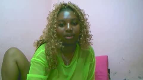 linah1123 online show from 11.22.25