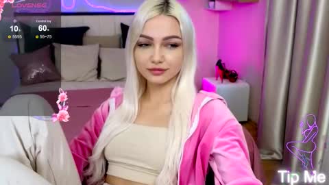 Snapshot of linalirian chatting on 10.15.25 I am Lina online show from 10.15.25