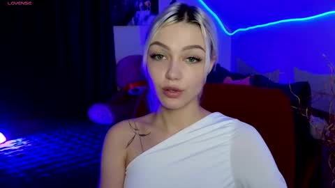 I am Lina online show from 11.30.25