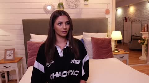 LinaReese online show from 01.20.25