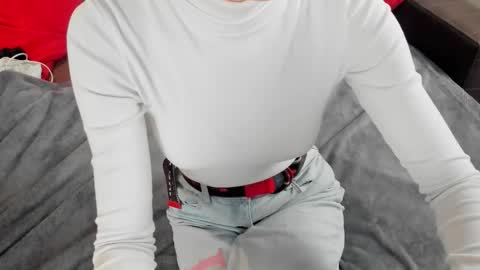 Snapshot of linashy_ chatting on 10.27.25 Lina online show from 10.27.25