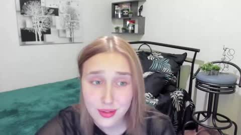 Lina online show from 01.17.25