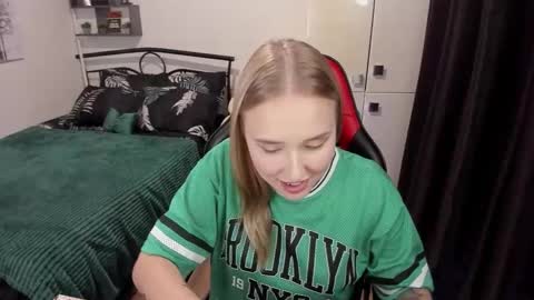 Lina online show from 09.15.25