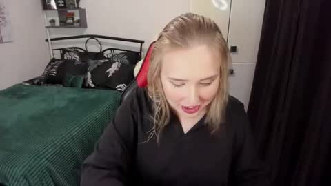 Lina online show from 09.22.25