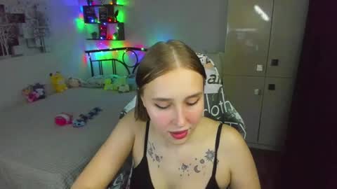 Snapshot of linatruly chatting on 05.26.26 Lina online show from 05.26.26