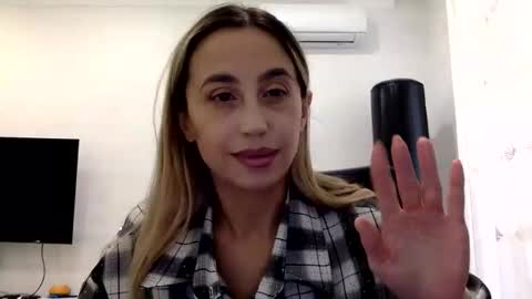 Snapshot of linavora chatting on 02.06.26 linavora online show from 02.06.26