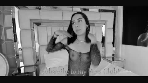 Lincy Rios  online show from 11.05.25