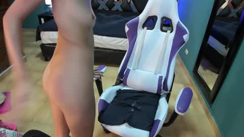  Linda  online show from 02.16.25