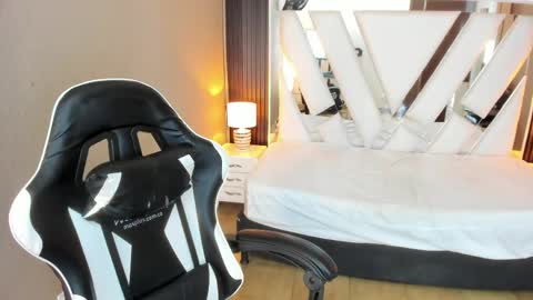  Linda  online show from 04.12.26