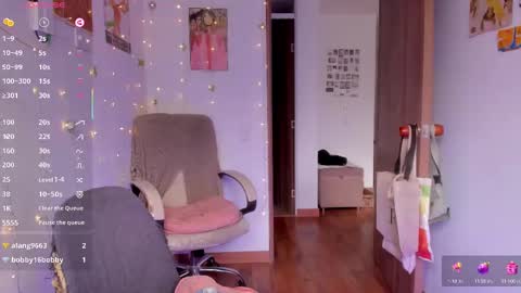 Giggles  online show from 09.24.25