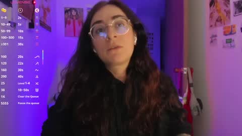 Snapshot of linda_giggle chatting on 05.12.26 Giggles online show from 05.12.26