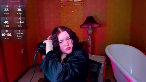 Snapshot of linda_leen chatting on 01.07.26 Linda online show from 01.07.26