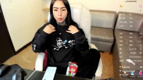 Lindaa maria  online show from 10.11.25