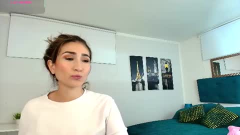 Snapshot of linda_morgan1 chatting on 06.15.26 Maria Paula online show from 06.15.26
