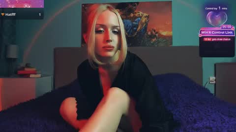 Snapshot of linda_roxy chatting on 03.01.25 Linda online show from 03.01.25