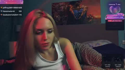 Snapshot of linda_roxy chatting on 03.02.25 Linda online show from 03.02.25