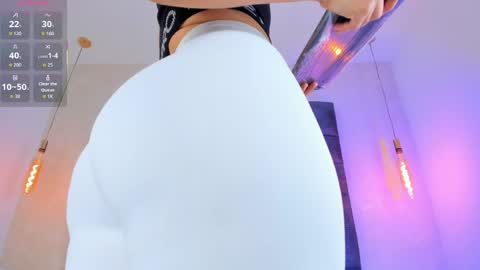 Snapshot of linda_saenz1 chatting on 04.23.26 Linda Saenz online show from 04.23.26