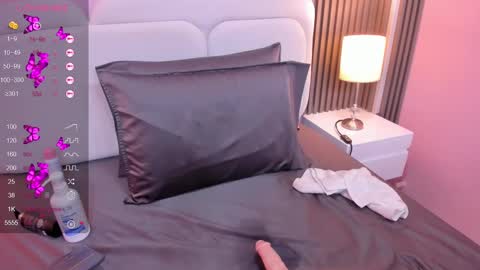 linda_sofi__ online show from 02.21.25