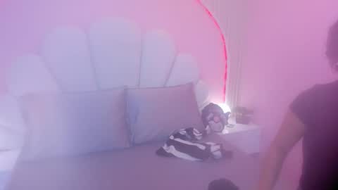 linda_sofi__ online show from 02.27.25