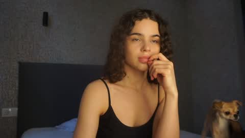 Snapshot of lindaaii chatting on 06.04.26 Linda online show from 06.04.26