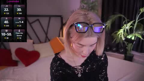 your Linda is back online show from 12.01.25