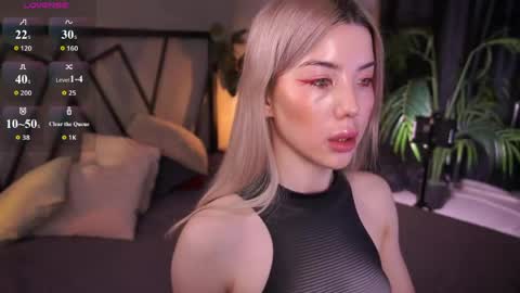 Snapshot of lindathacker chatting on 04.02.26 your Linda is back online show from 04.02.26