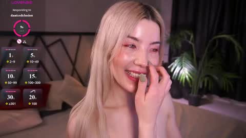 Snapshot of lindathacker chatting on 04.06.26 your Linda is back online show from 04.06.26