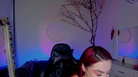 Snapshot of lindsay_khaleesi chatting on 10.15.25 Lindsay online show from 10.15.25