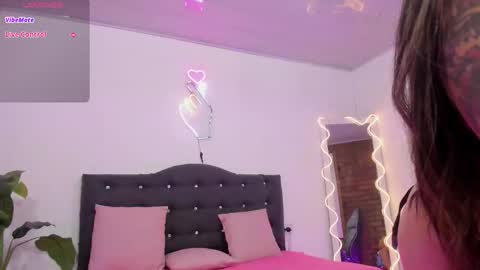 Snapshot of lindsay_tay chatting on 03.12.26 Linda online show from 03.12.26