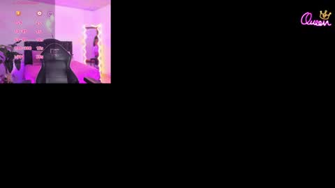 Snapshot of lindsay_tay chatting on 04.16.26 Linda online show from 04.16.26