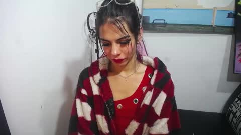 lindsey_2023 online show from 01.14.25