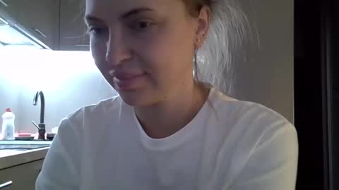 Snapshot of lindsisecret chatting on 10.01.25 Anna online show from 10.01.25