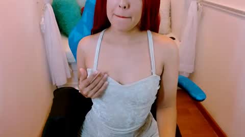 V A L E  N T I N A online show from 12.15.24