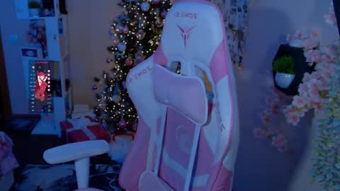 Lina online show from 12.19.24