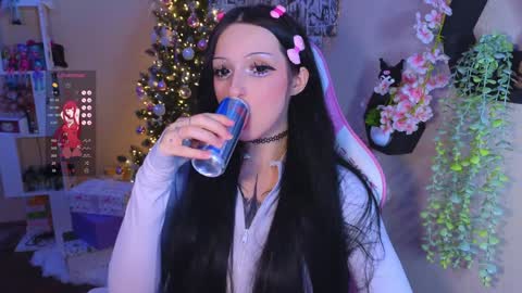 Lina online show from 12.31.24