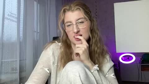 linoreya online show from 11.22.25