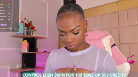 Snapshot of linsyadams chatting on 12.21.24 online show from 12.21.24