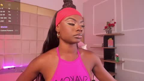 Snapshot of linsyadams chatting on 02.15.25 online show from 02.15.25